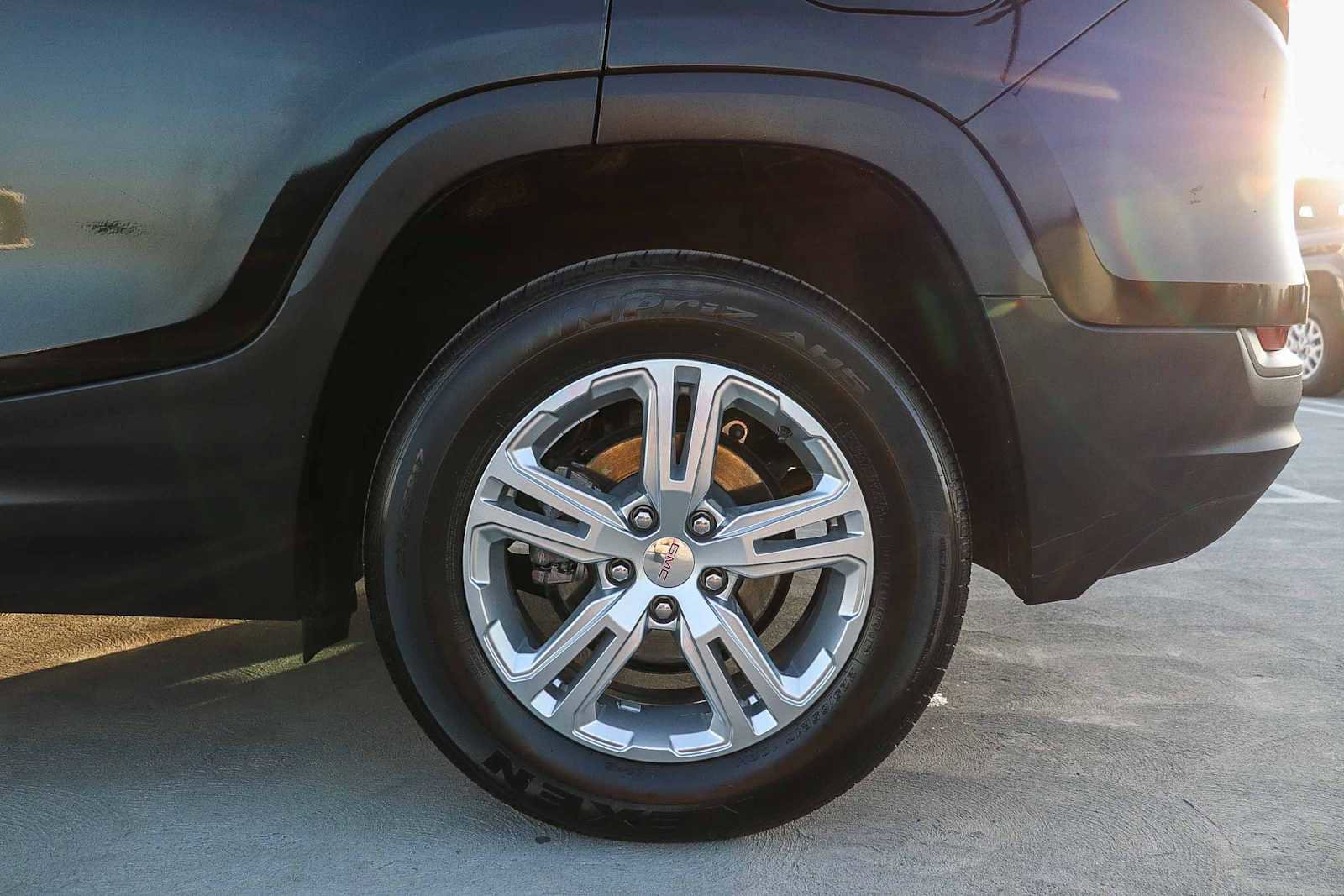 Used 2024 GMC Terrain SLE image 10