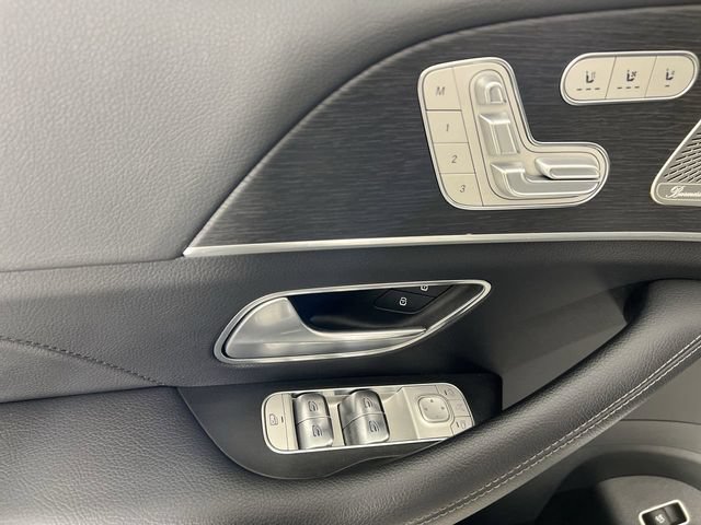 Used 2025 Mercedes-Benz GLS 450 4MATIC image 24