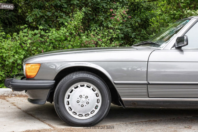 Used 1987 Mercedes-Benz 560 SL image 4