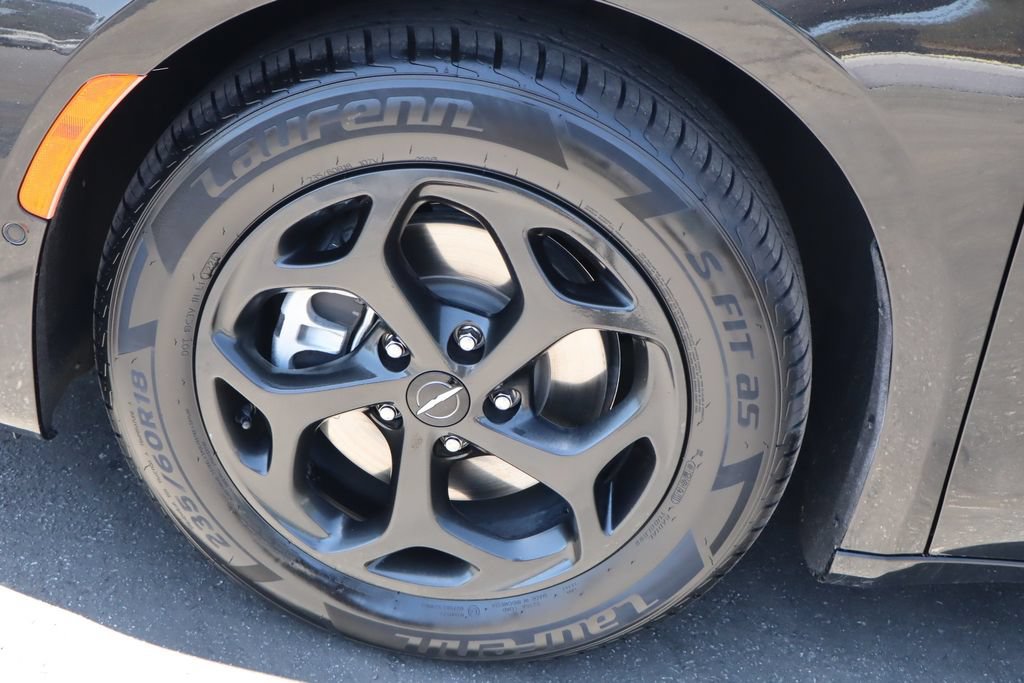 Used 2024 Chrysler Pacifica Premium FWD image 14
