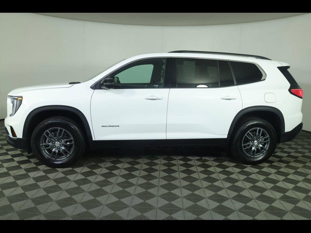 Used 2025 GMC Acadia Elevation image 15