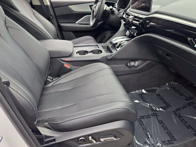 Certified 2025 Acura MDX w/ Technology Package FWD image 16