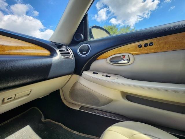 Used 2004 Lexus SC 430 Convertible RWD image 19