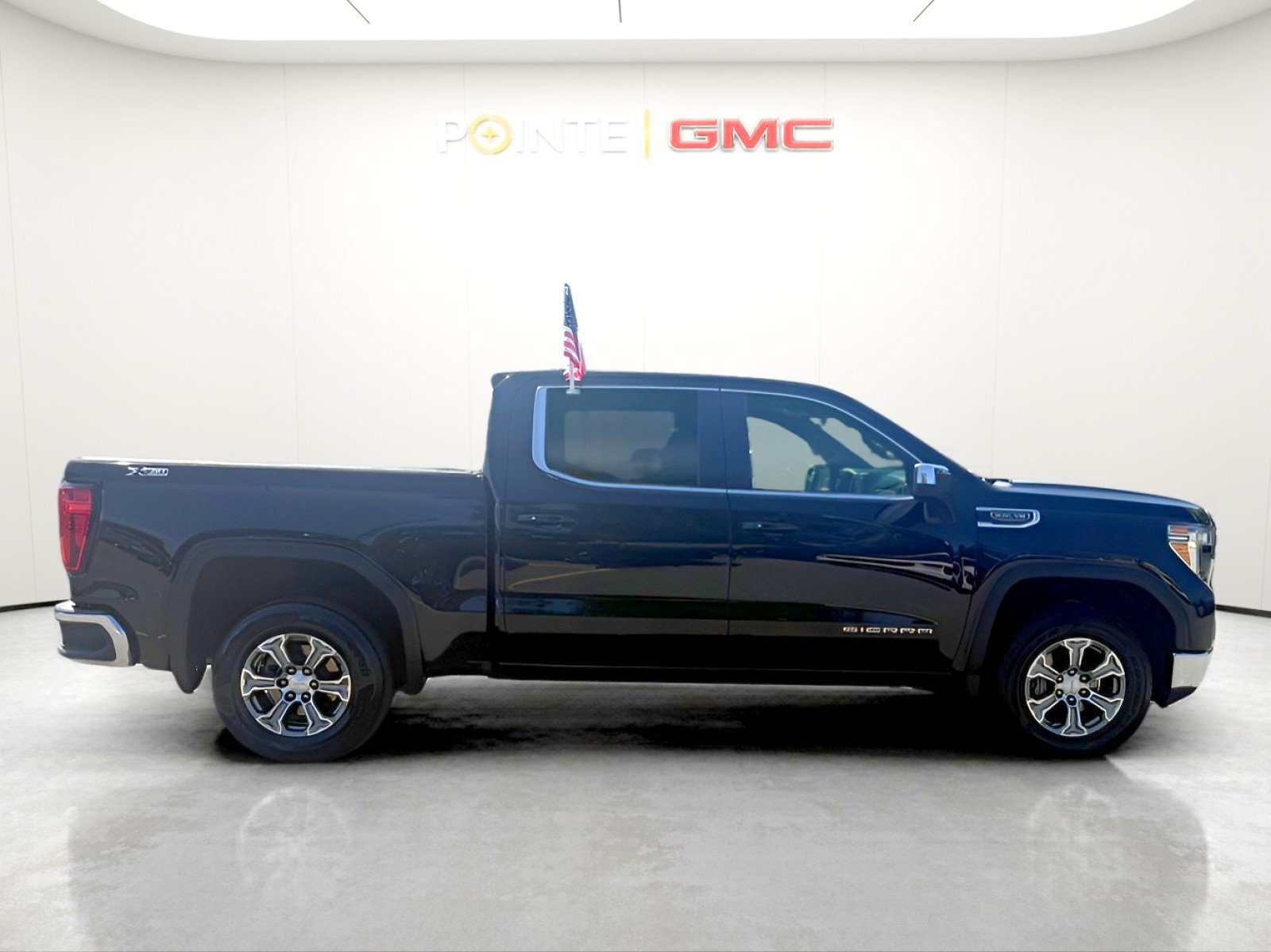 Used 2021 GMC Sierra 1500 SLE w/ X31 Off-Road Package AWD/4WD image 6