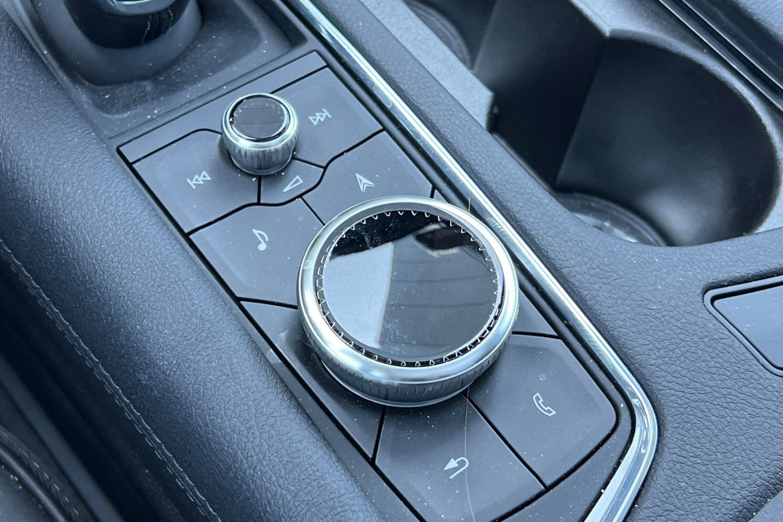 Certified 2024 Cadillac XT6 Sport w/ Platinum Package image 31