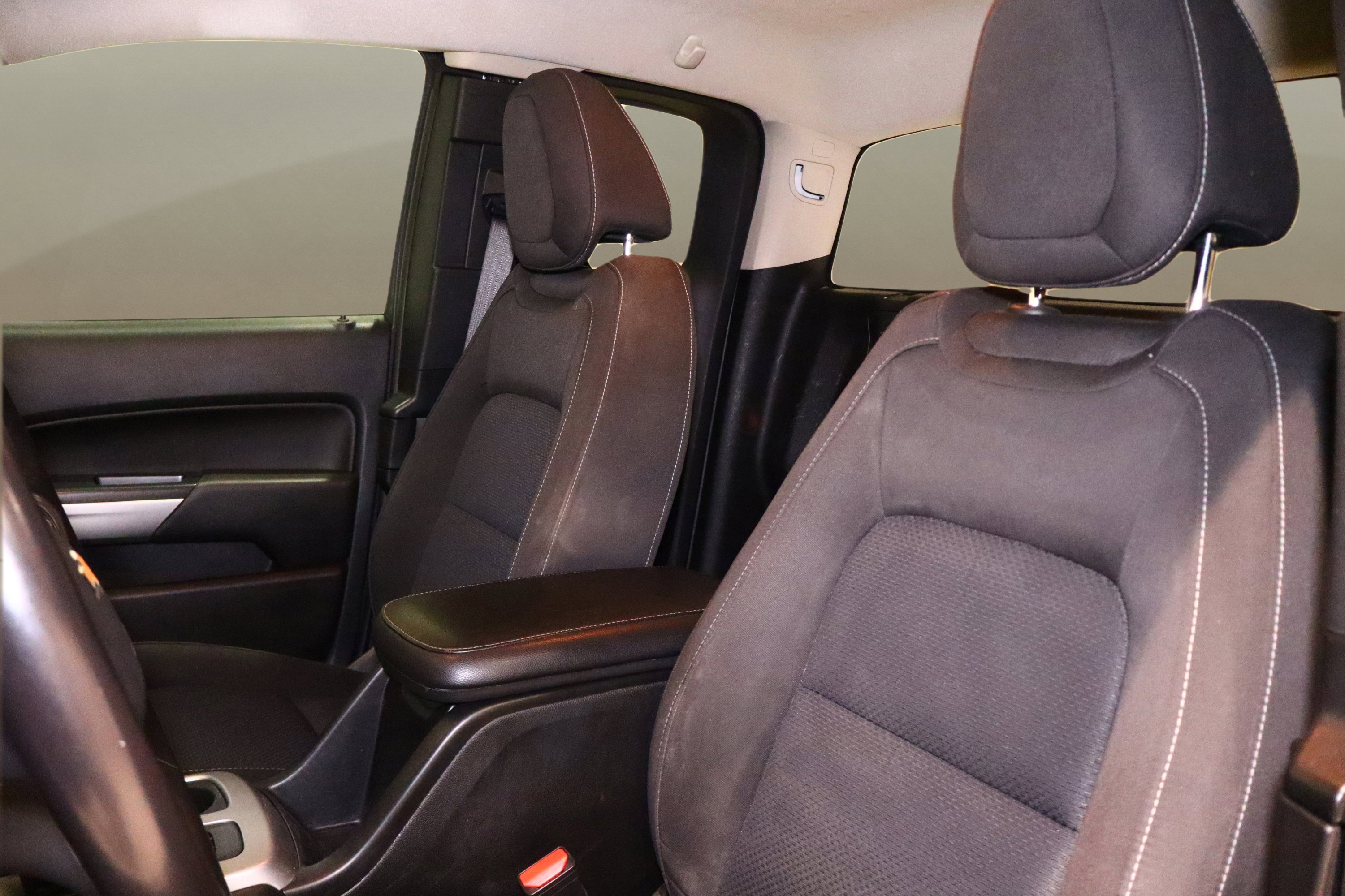 Used 2022 Chevrolet Colorado LT w/ Fleet Safety Package image 15