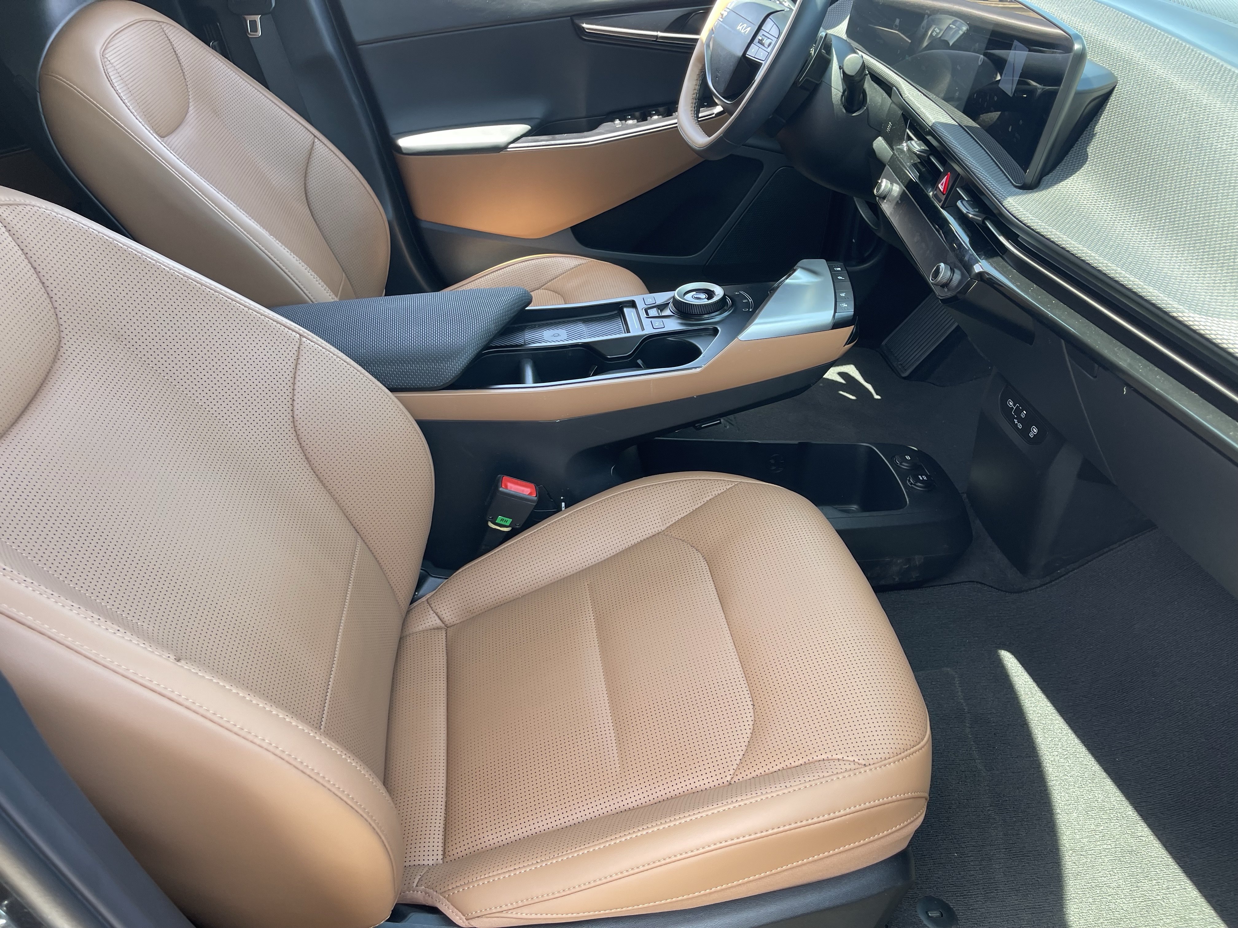 Certified 2025 Kia EV6 Wind RWD image 10