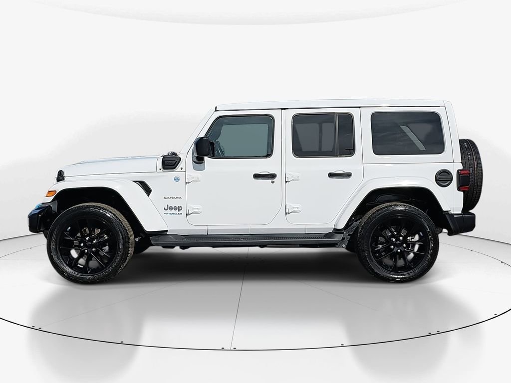 Used 2022 Jeep Wrangler Unlimited Sahara w/ Cold Weather Group image 9