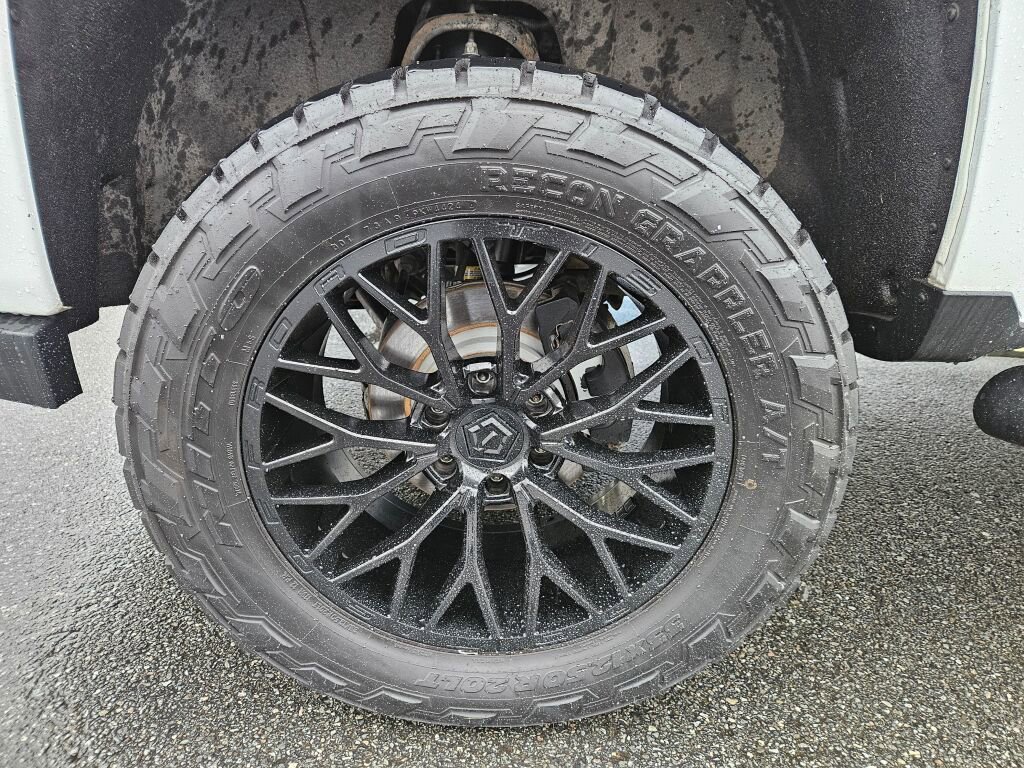 Used 2017 Chevrolet Silverado 1500 Custom w/ Custom Convenience Package image 8