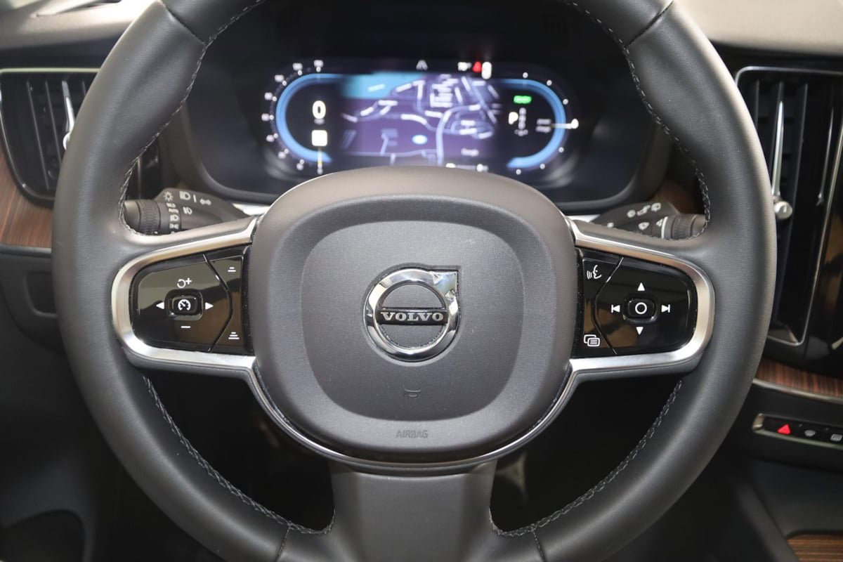 Used 2023 Volvo XC60 T8 Plus AWD/4WD image 35
