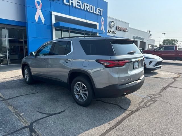 Used 2023 Chevrolet Traverse LT FWD image 4