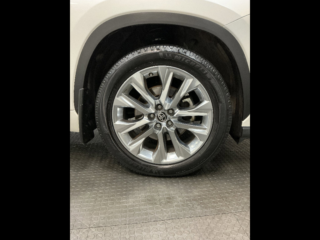 Used 2021 Toyota Highlander Limited AWD/4WD image 28