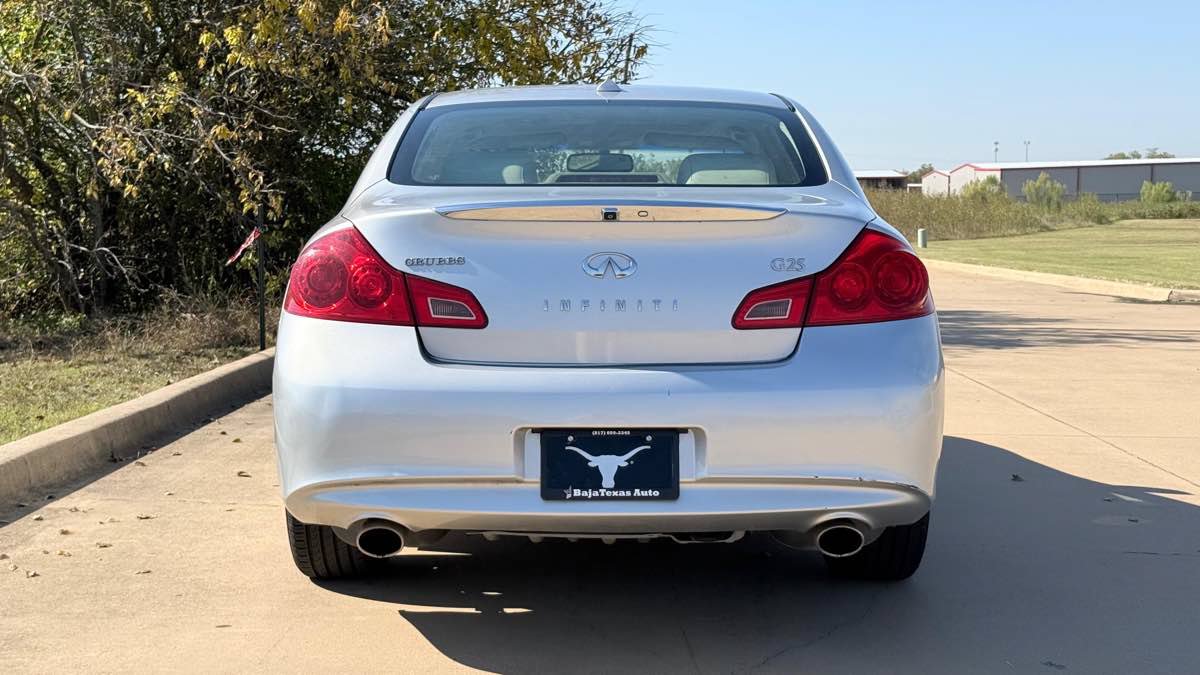 Used 2011 INFINITI G25 Journey w/ Moonroof Pkg RWD image 5