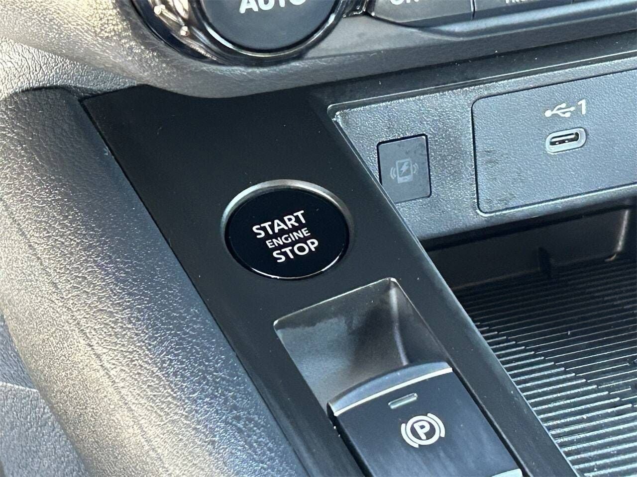 New 2026 Nissan Kicks SV FWD image 27