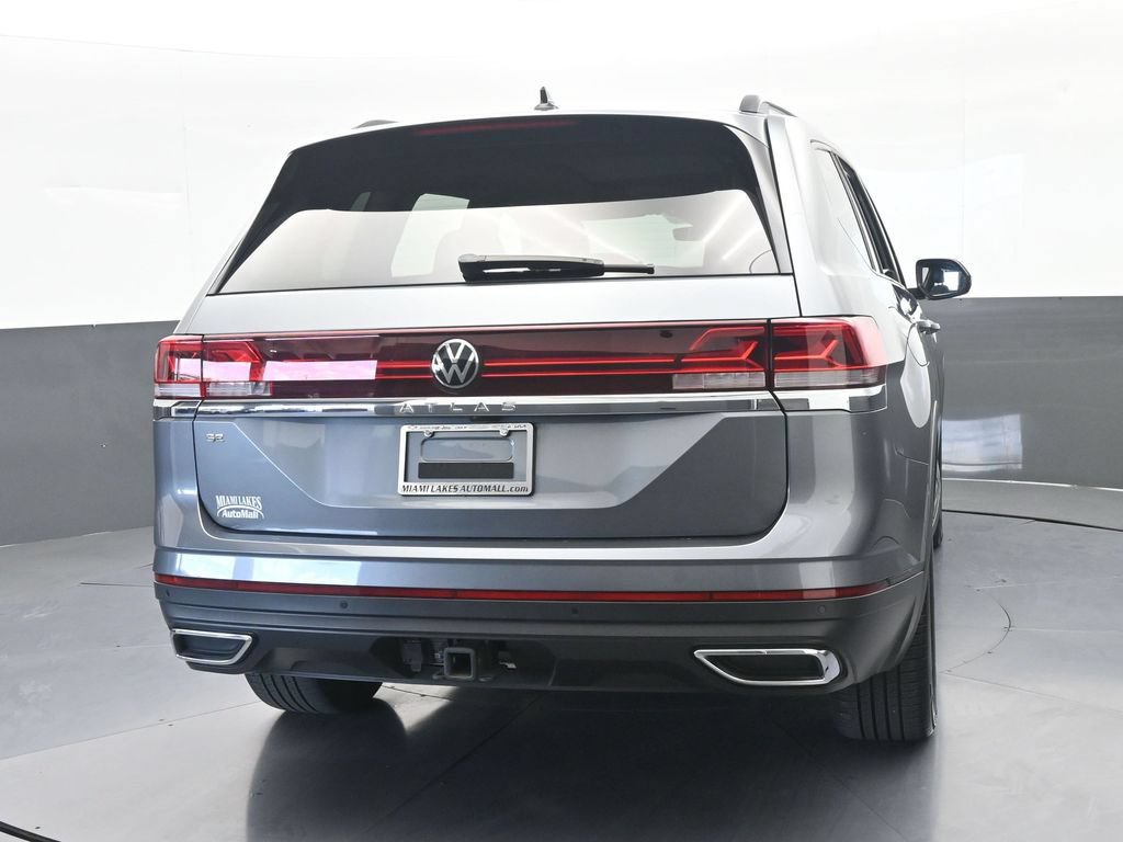 Used 2024 Volkswagen Atlas SE w/ Panoramic Sunroof Package FWD image 5