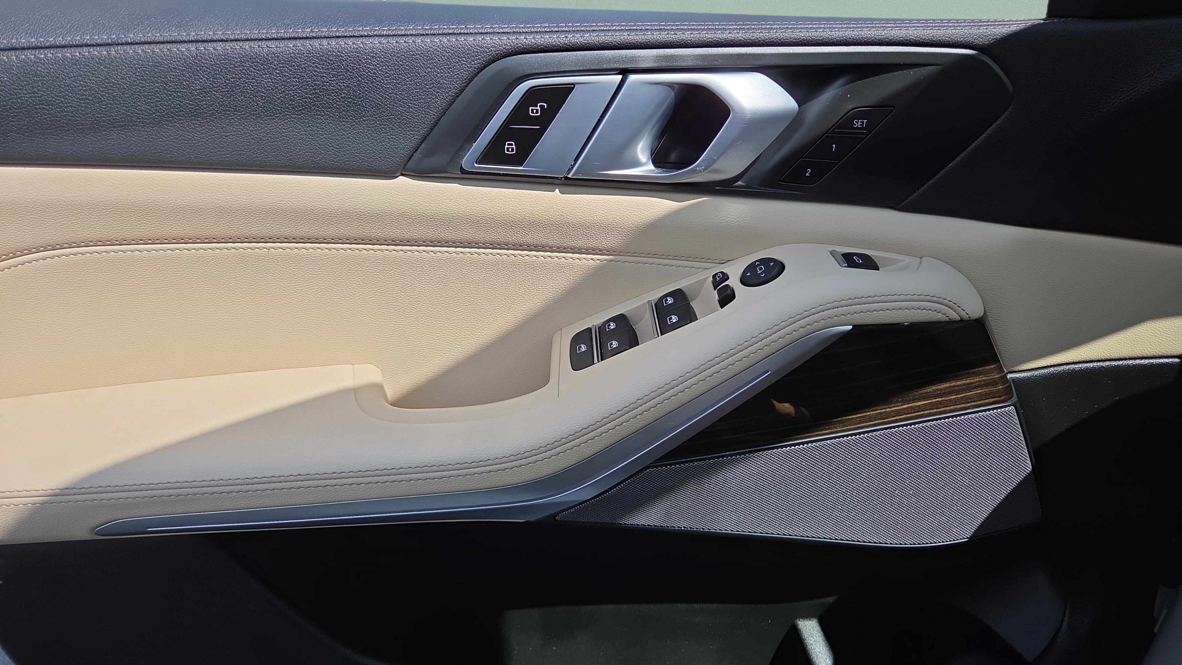 Used 2021 BMW X5 xDrive40i w/ M Sport Package image 42