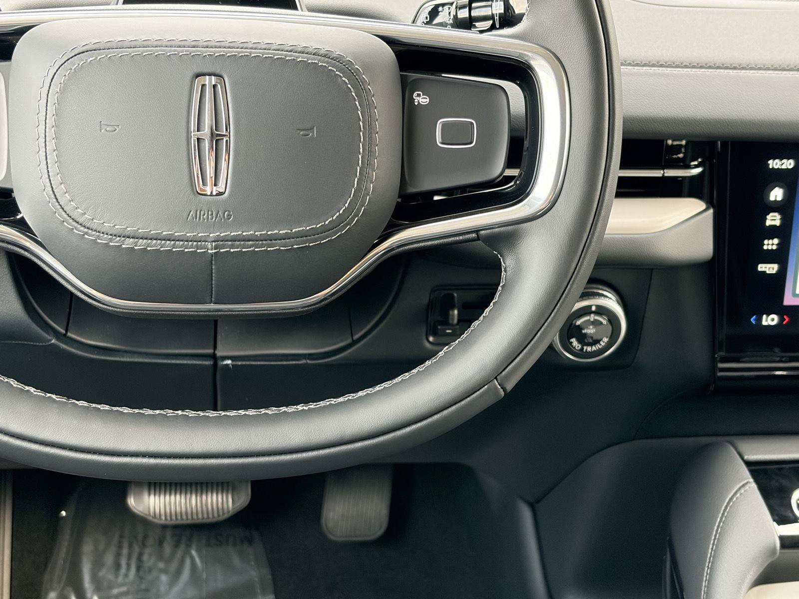 New 2027 Lincoln Navigator Reserve AWD/4WD image 28