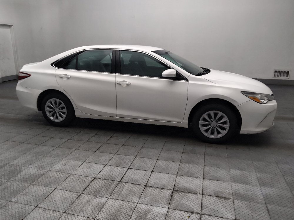 Used 2015 Toyota Camry LE FWD image 11