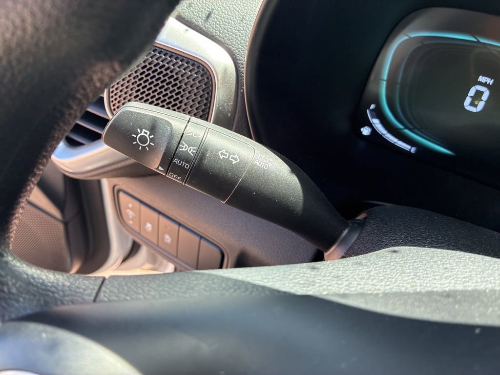 Used 2025 Kia Soul LX FWD image 26