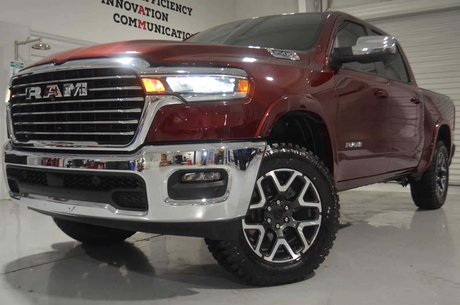 Used 2025 RAM 1500 Laramie image 1