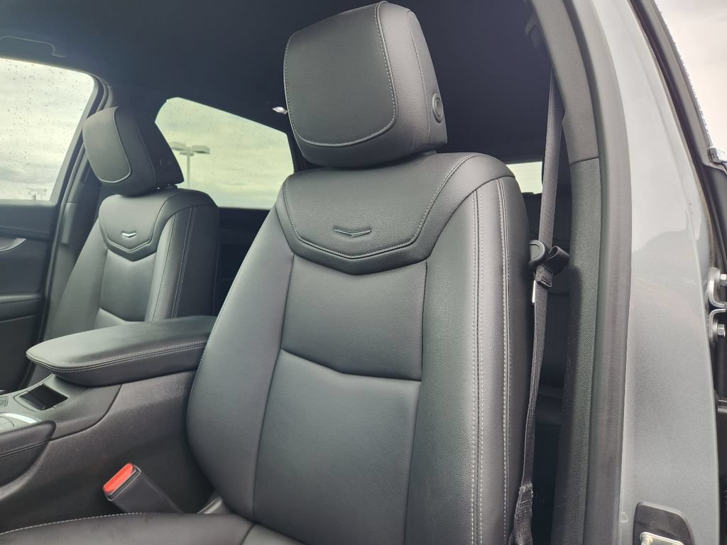 Used 2023 Cadillac XT5 Luxury FWD image 13