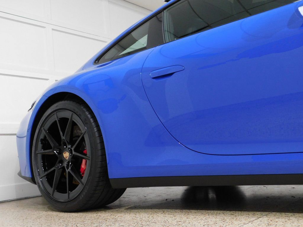 Used 2025 Porsche 911 Carrera S image 11