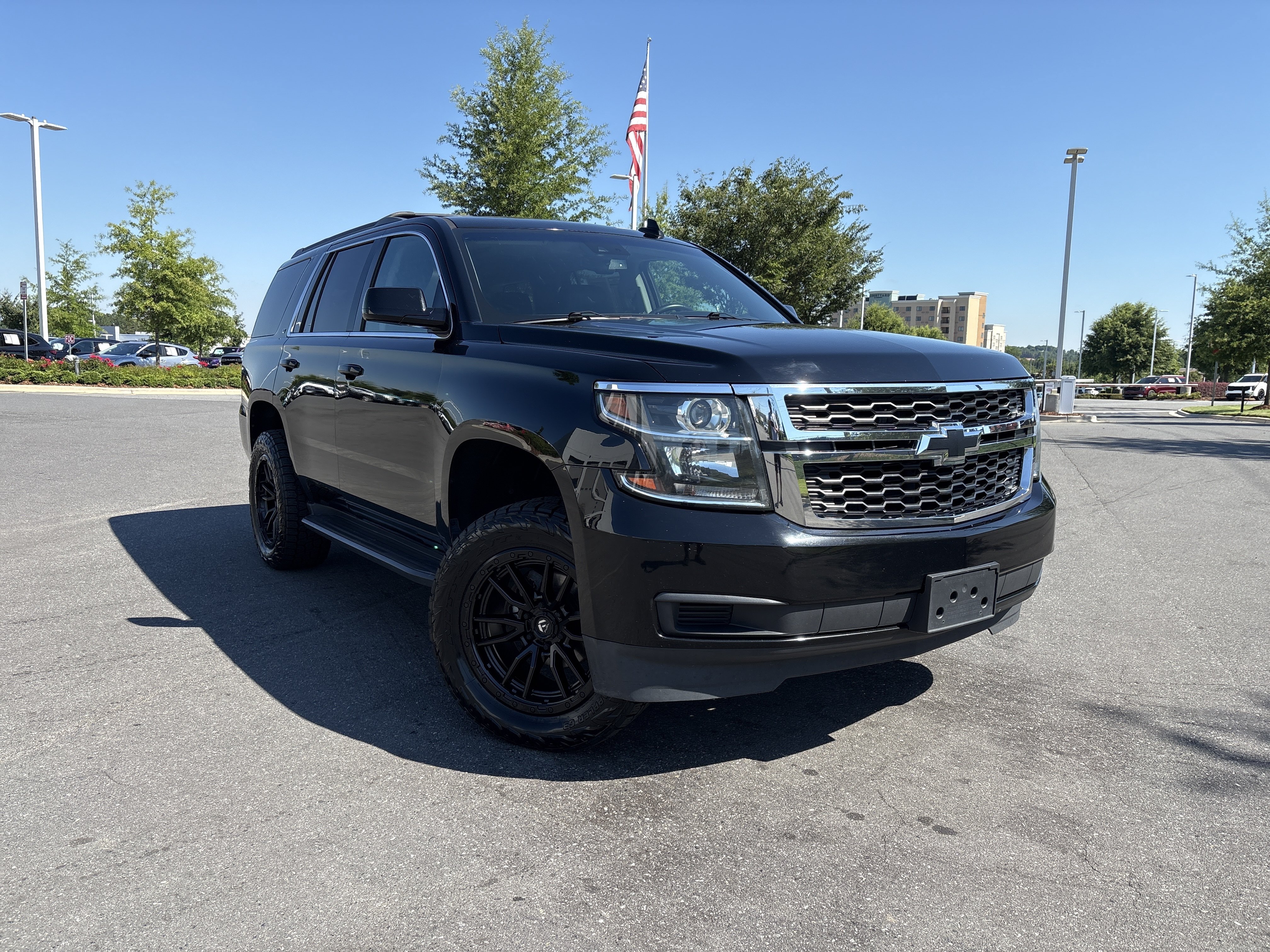 Used 2018 Chevrolet Tahoe LT AWD/4WD image 2