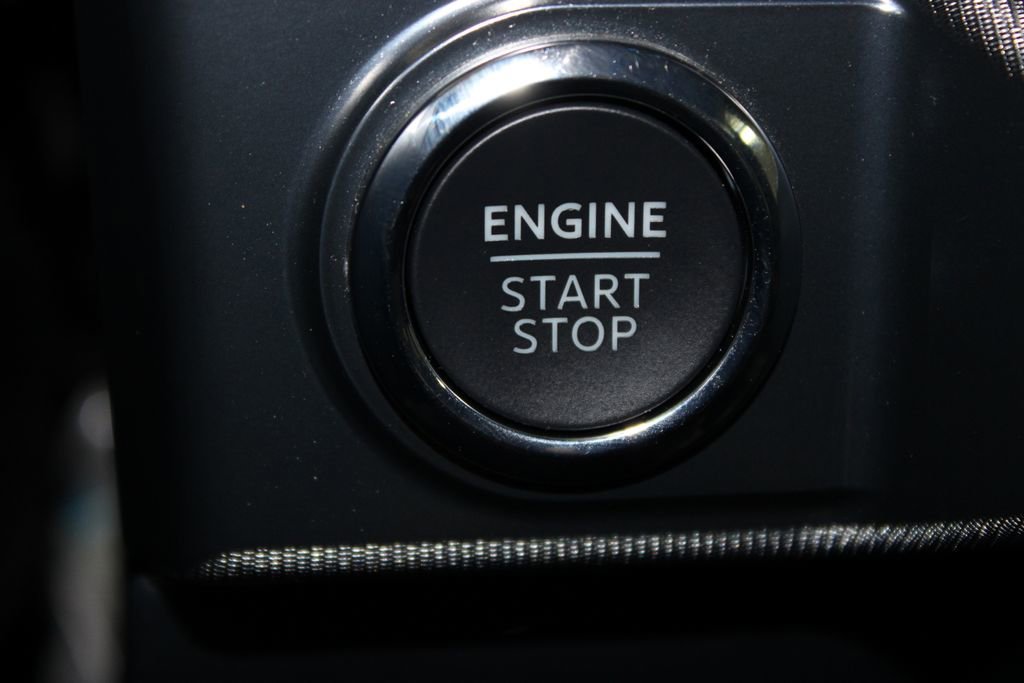 Used 2025 Ford F150 Platinum image 43