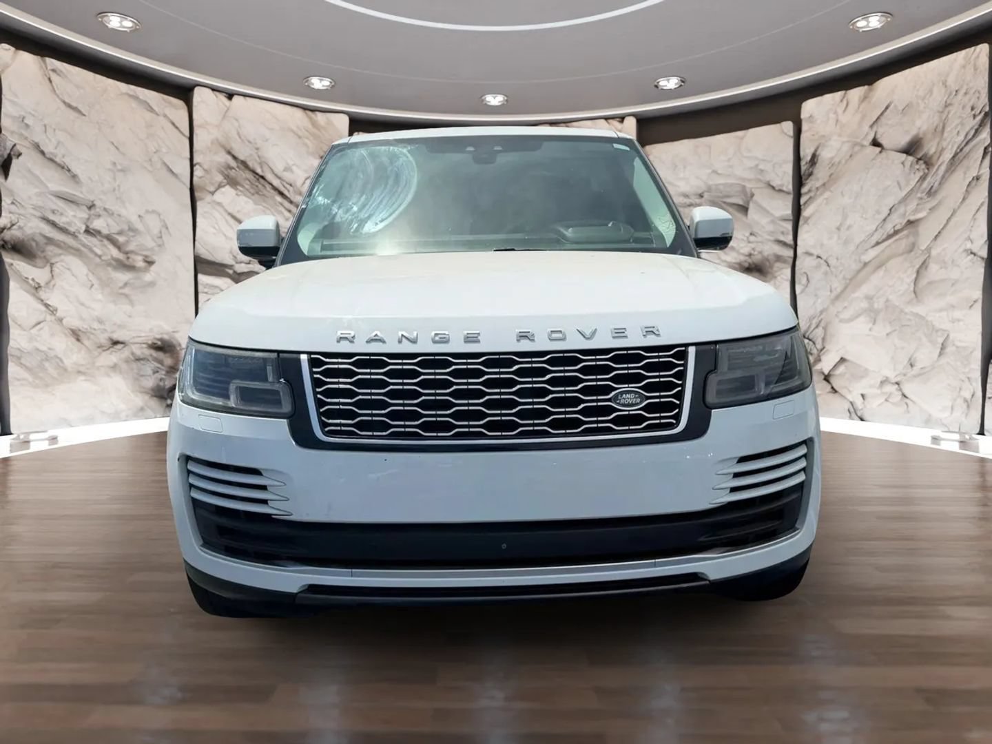 Used 2018 Land Rover Range Rover Supercharged AWD/4WD image 2