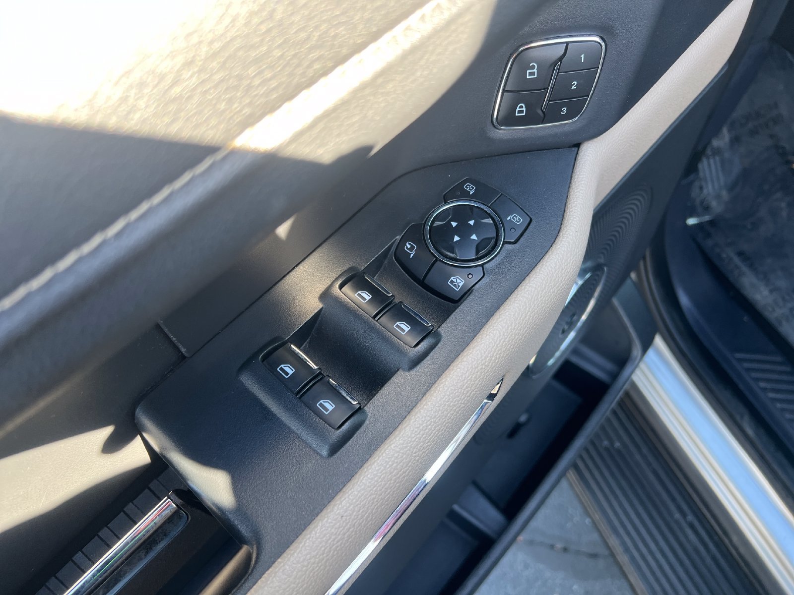 Used 2024 Ford Expedition Limited AWD/4WD image 30