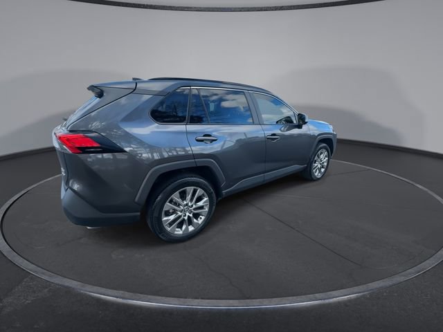 Used 2023 Toyota RAV4 XLE Premium image 15