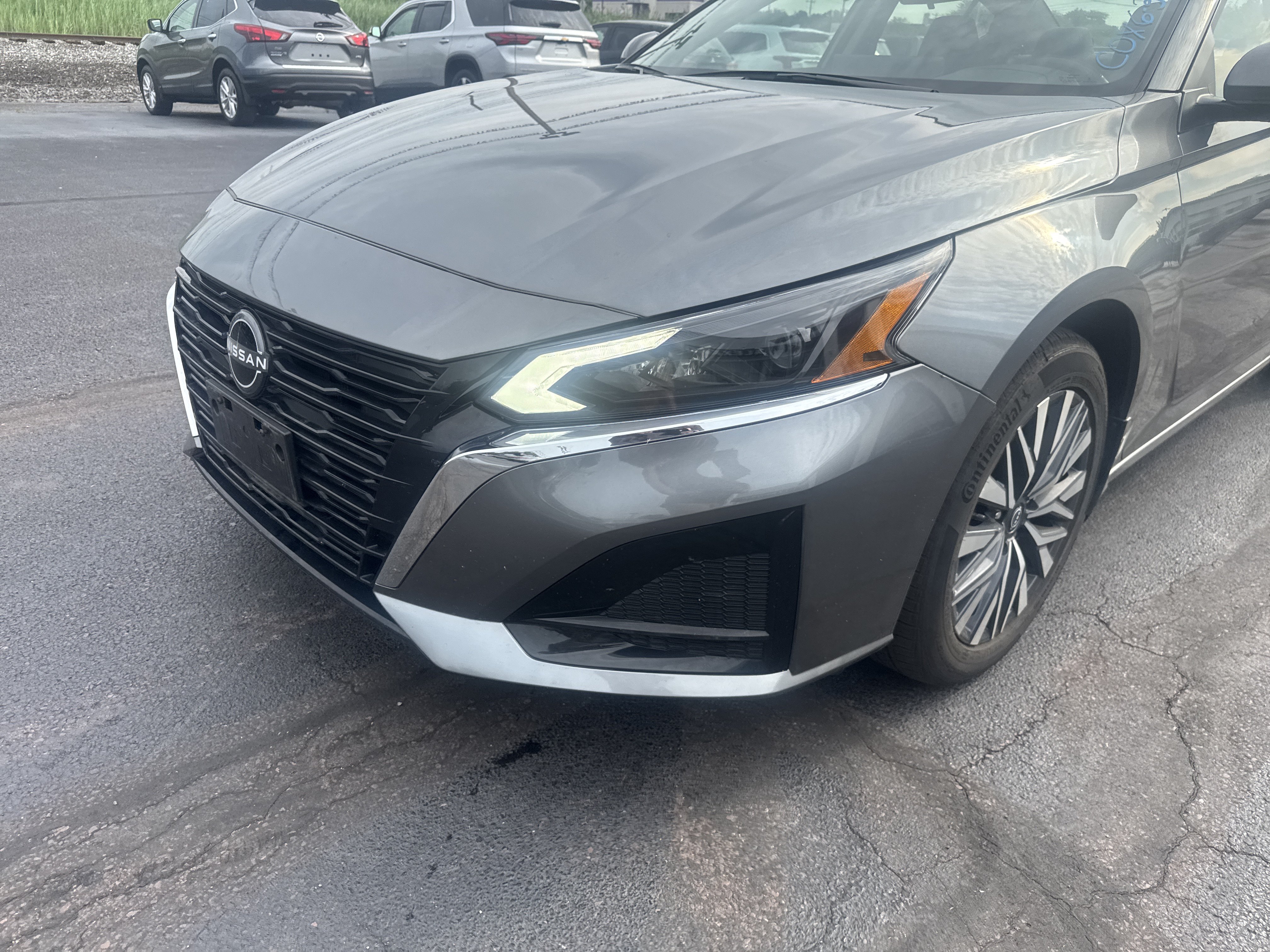 Used 2023 Nissan Altima 2.5 SV w/ SV Premium Package AWD/4WD image 10