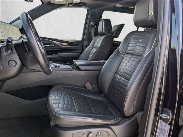 Used 2022 Cadillac Escalade ESV Sport Platinum w/ LPO, ONYX Package AWD/4WD image 13