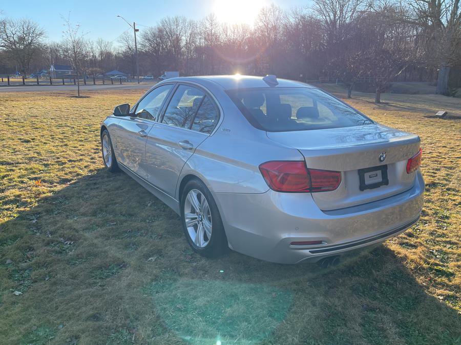 Used 2017 BMW 330e w/ Technology Package RWD image 15