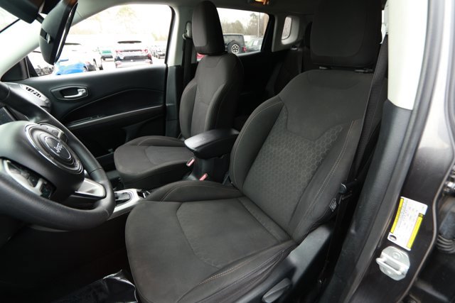 Used 2020 Jeep Compass Sport image 19