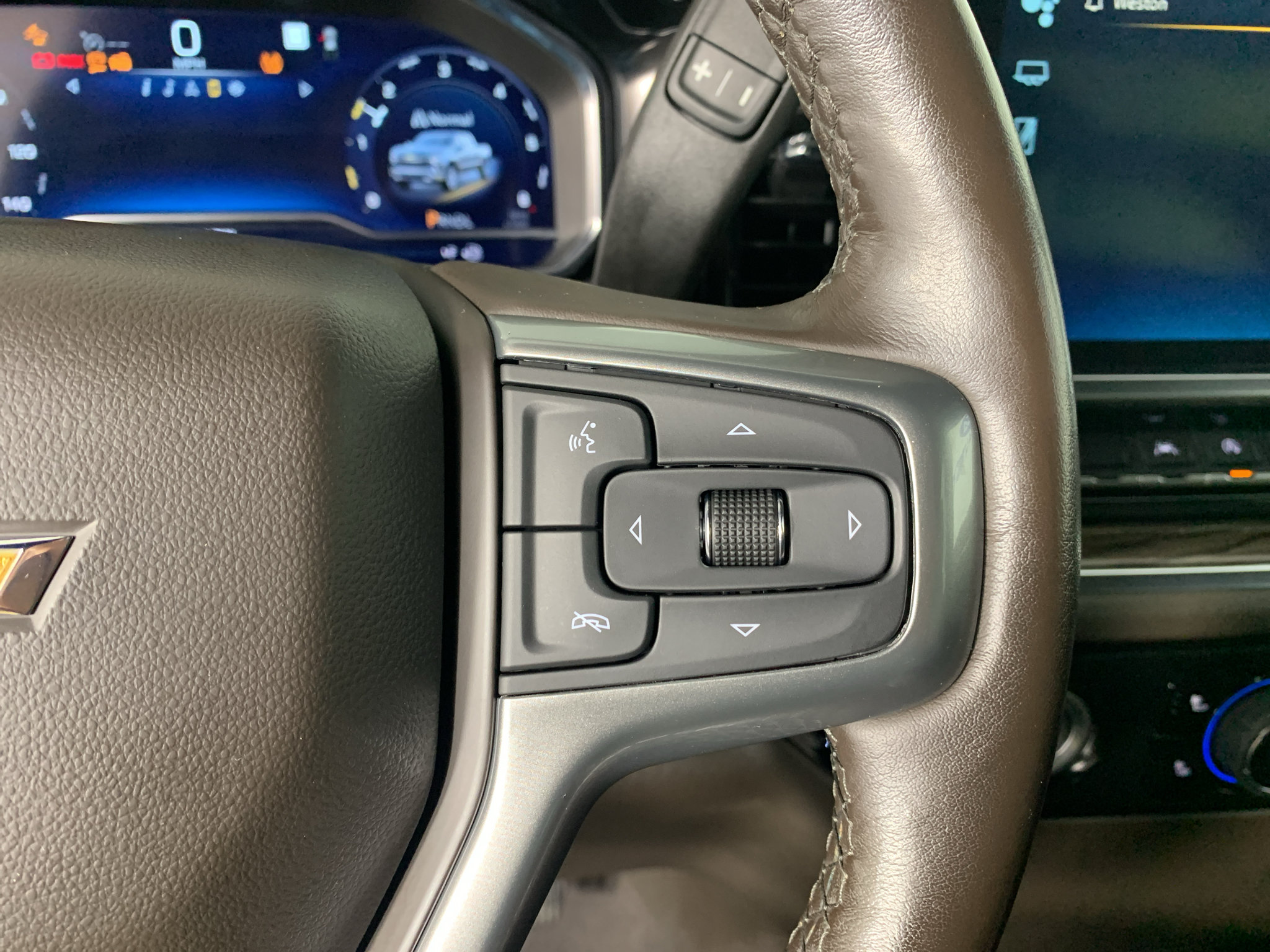 Used 2023 Chevrolet Silverado 1500 LT RWD image 18