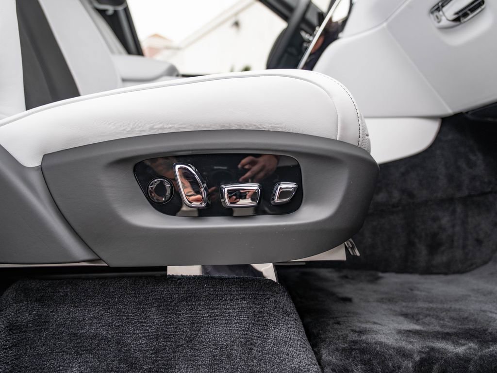 New 2026 Rolls-Royce Cullinan image 35