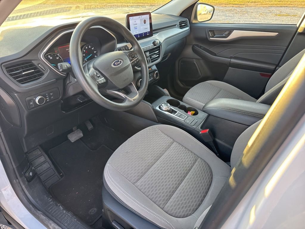 Used 2022 Ford Escape SE image 17