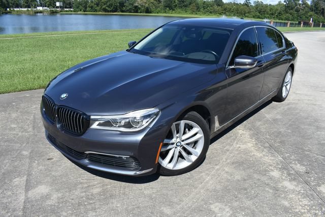 Used 2018 BMW 750i RWD image 13