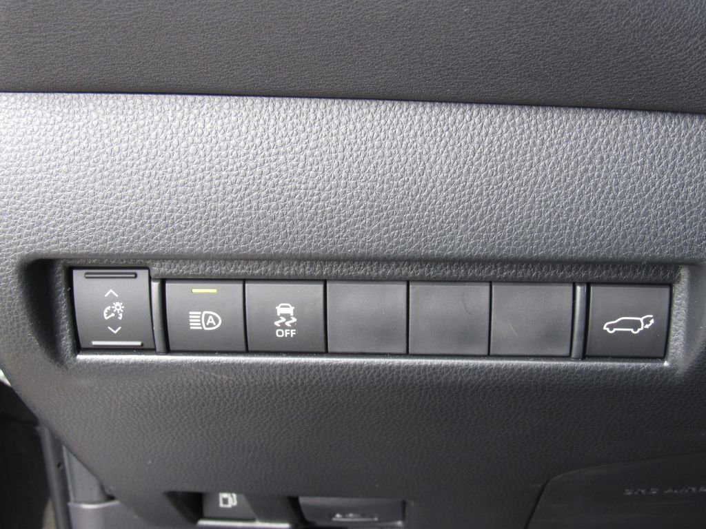 Certified 2024 Toyota Venza XLE AWD/4WD image 31