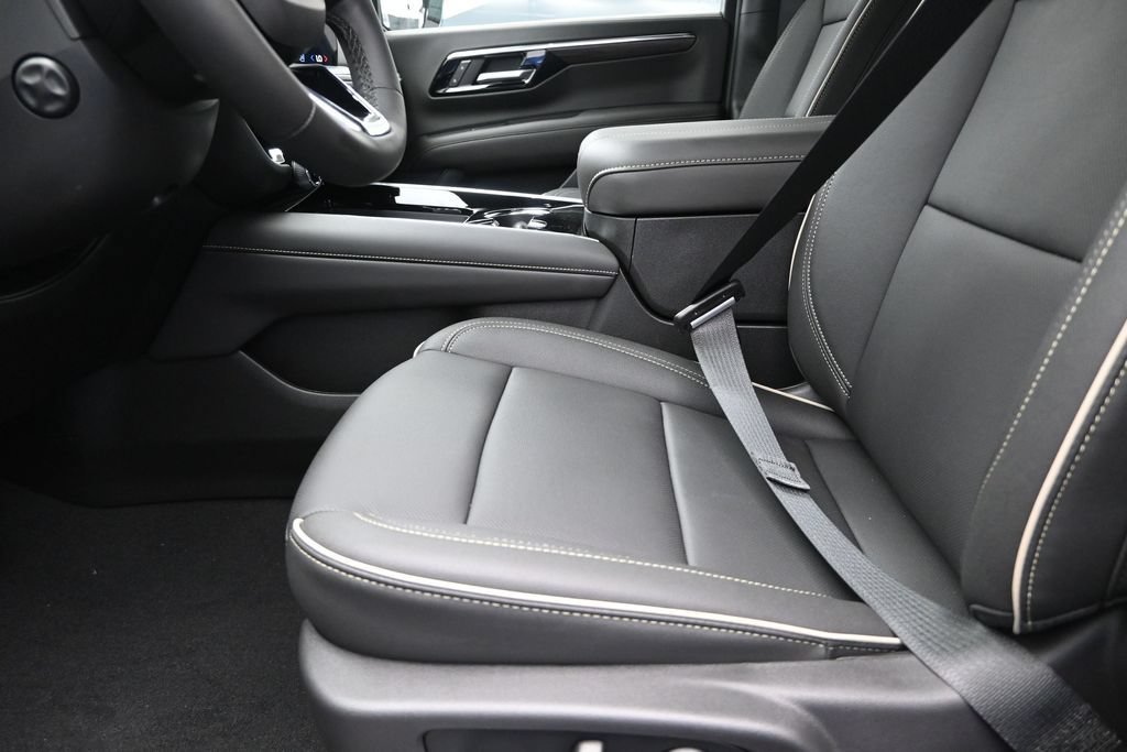 New 2026 Chevrolet Suburban Premier RWD image 13