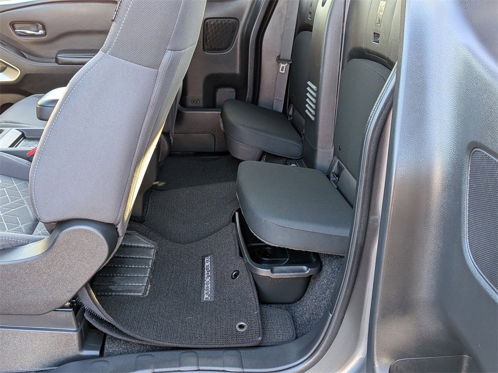 Used 2025 Nissan Frontier SV image 16