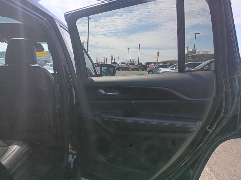 Used 2023 Jeep Grand Cherokee L Laredo image 19