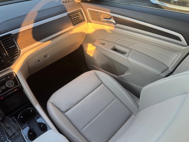 Used 2023 Volkswagen Atlas SE FWD image 24