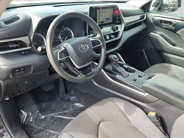 Used 2023 Toyota Highlander L image 10