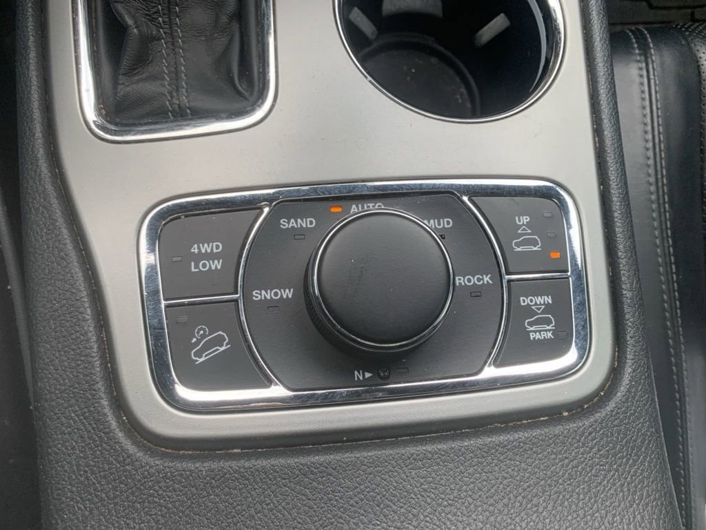 Used 2020 Jeep Grand Cherokee Overland image 23