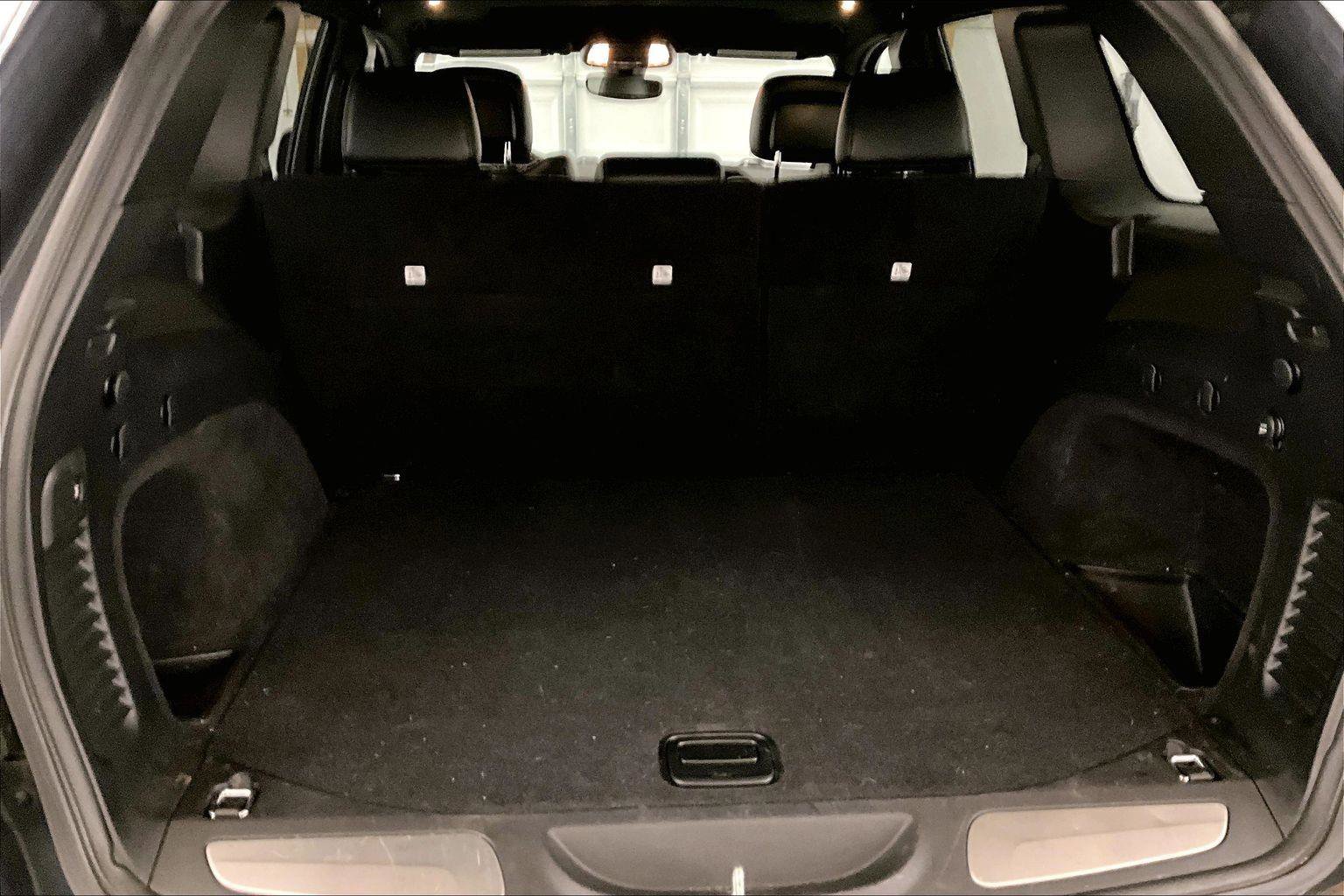 Used 2019 Jeep Grand Cherokee Limited image 34