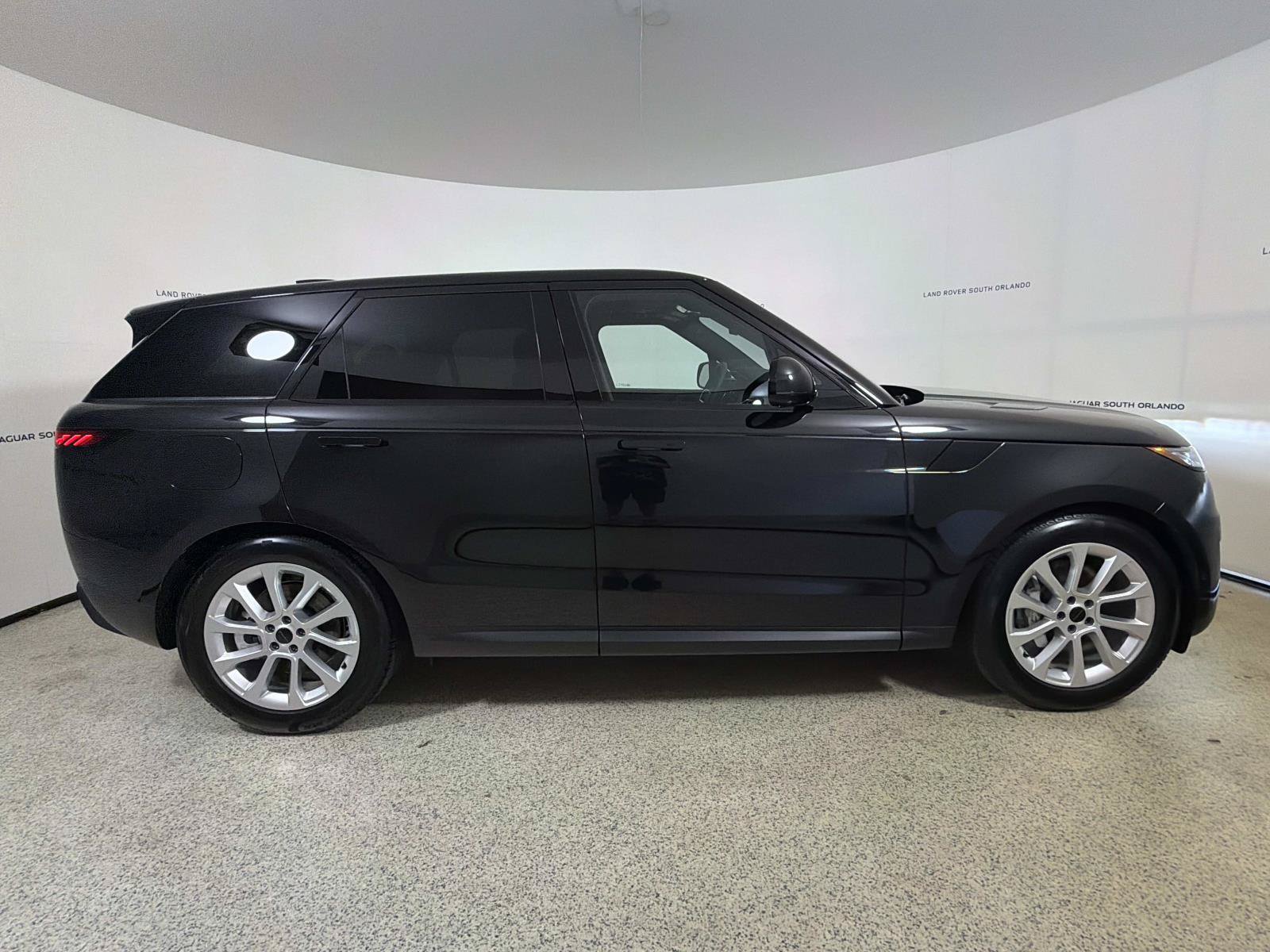 New 2026 Land Rover Range Rover Sport SE AWD/4WD image 6