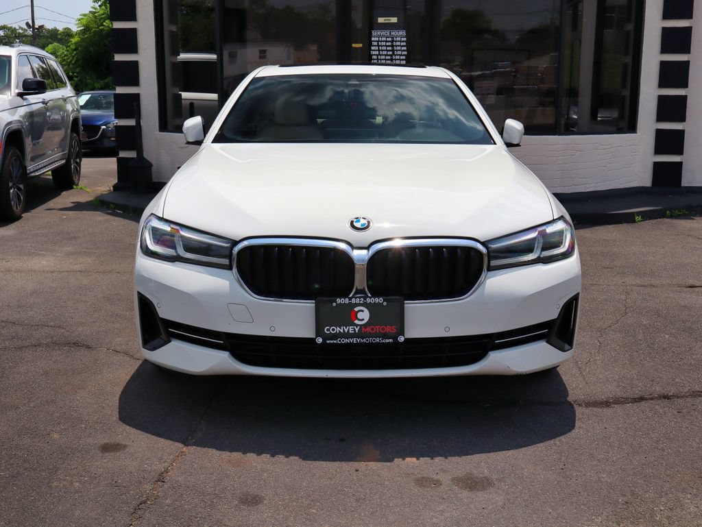 Used 2021 BMW 530i xDrive w/ Convenience Package AWD/4WD image 3