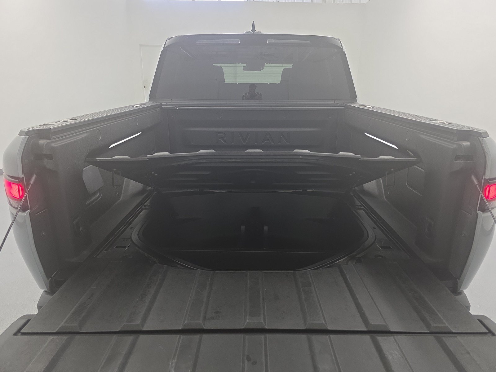 Used 2022 Rivian R1T Adventure AWD/4WD image 15